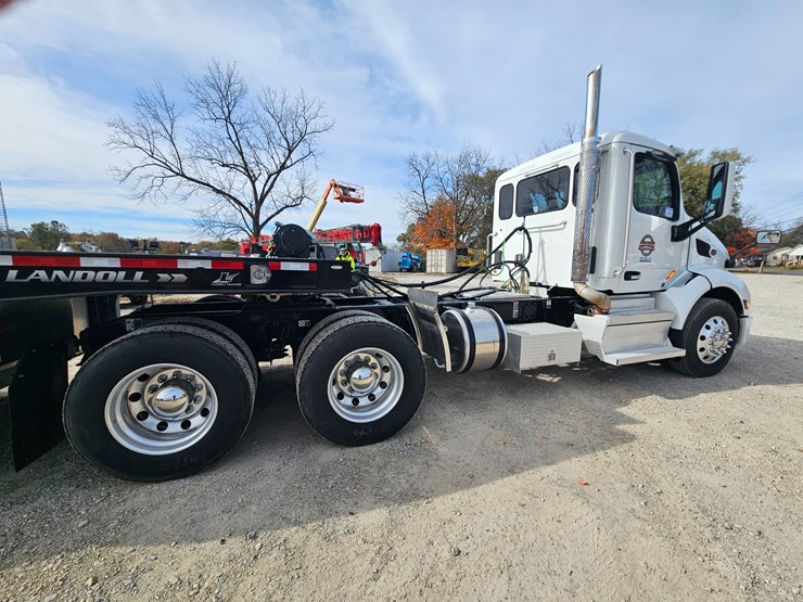 peterbilt-579-image-14