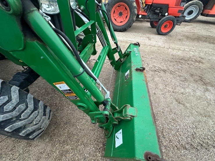 john-deere-4105-image-31