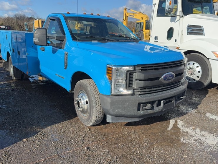 2018-ford-f350-image-3
