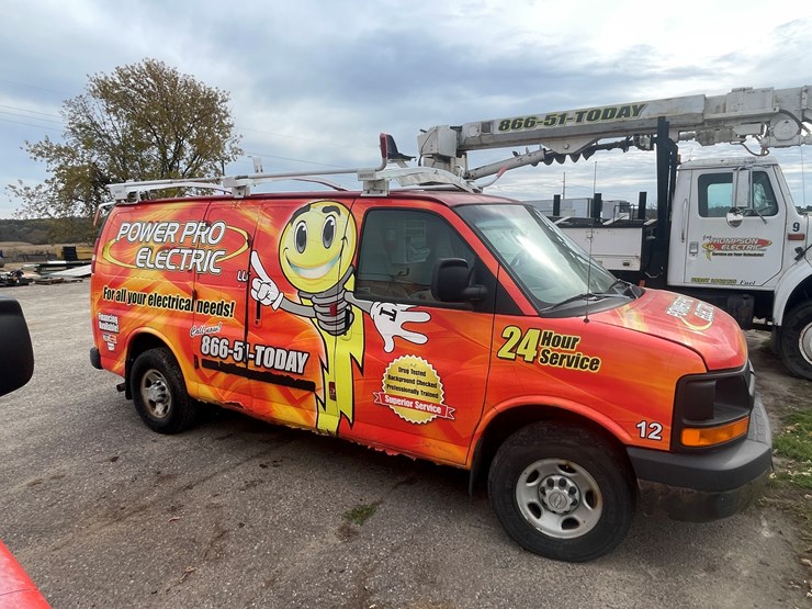 #1403-•-2005-chevy-cargo-van-(wi-title-in-delay)-image-2