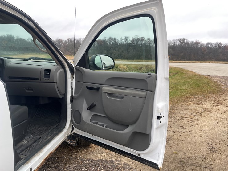 2010-chevrolet-1500-image-46