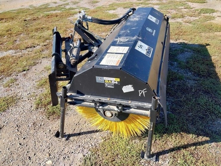 john-deere-ba84-worksite-pro-qa-sweeper-image-3