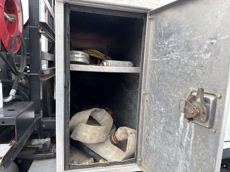 2007-international-7600-image-33