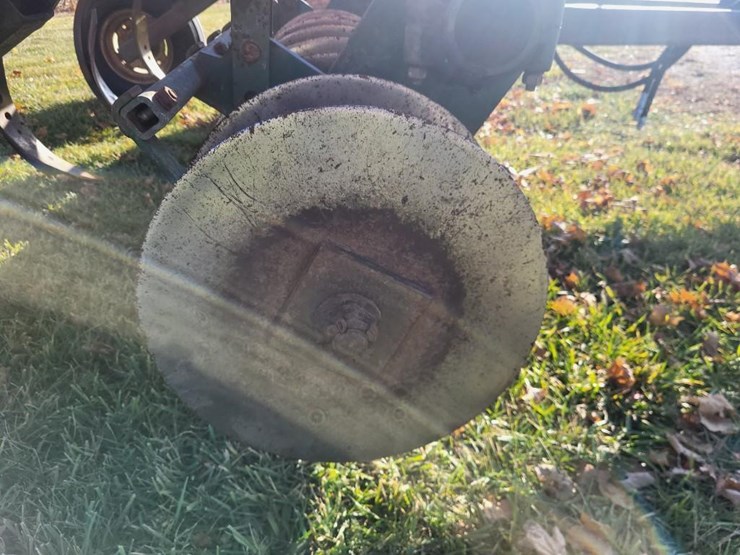 brillion-9-shank-soil-saver-image-13