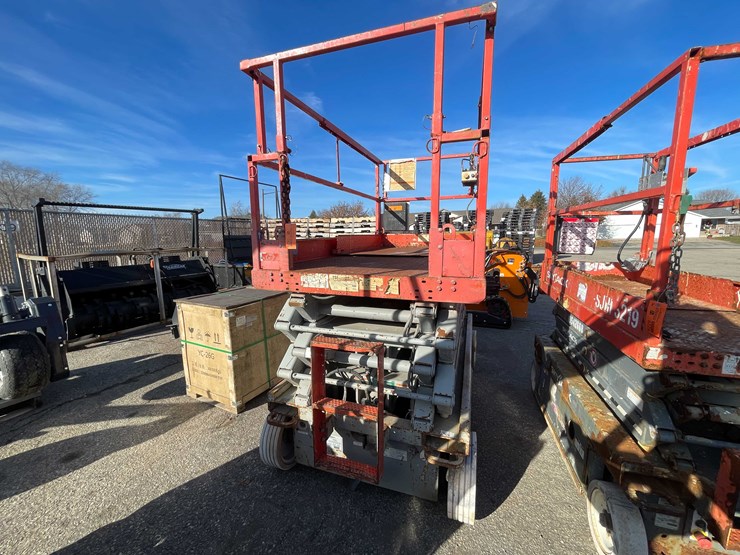#6230-•-skyjack-4632-scissor-lift-(o9)-image-2