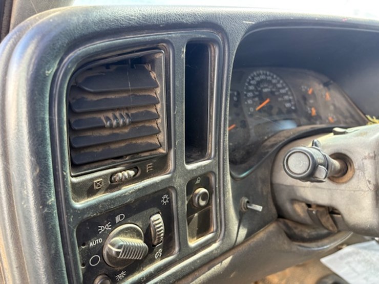 2003-chevrolet-silverado-1500-image-39