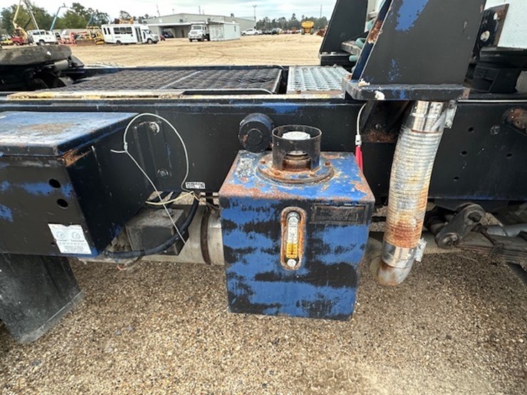 2004-capacity-tj7000-image-25