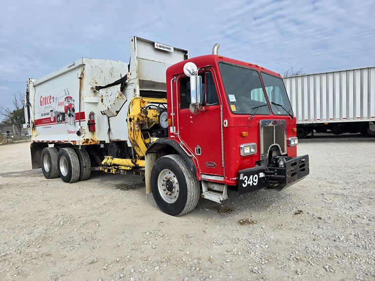 2003-peterbilt-320-image-45