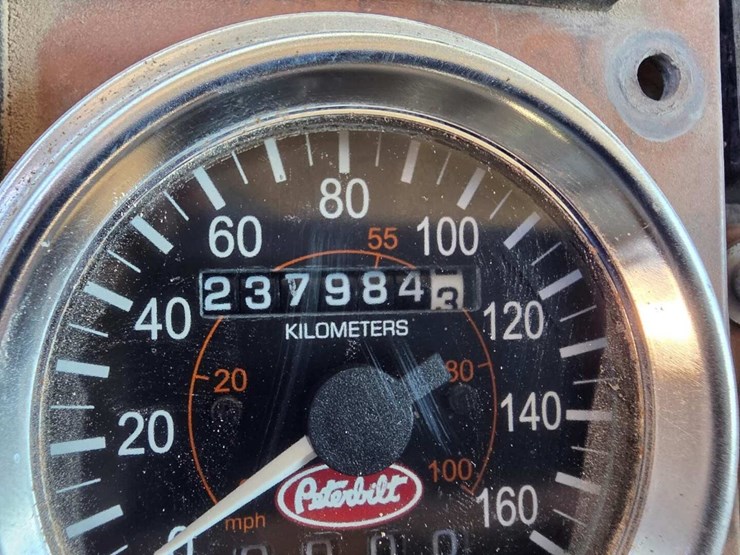 peterbilt-340-image-17