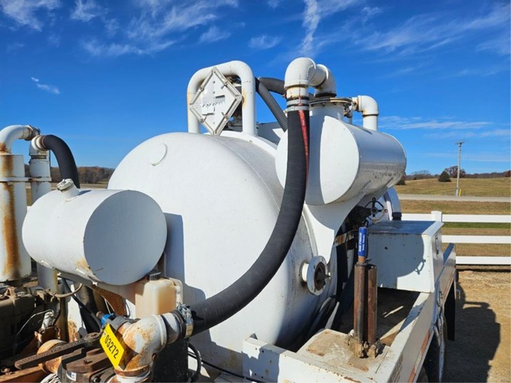 #3272-•-1983-presvac-systems-sewer-vac-image-21