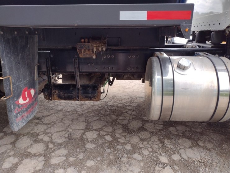 freightliner-122sd-image-36