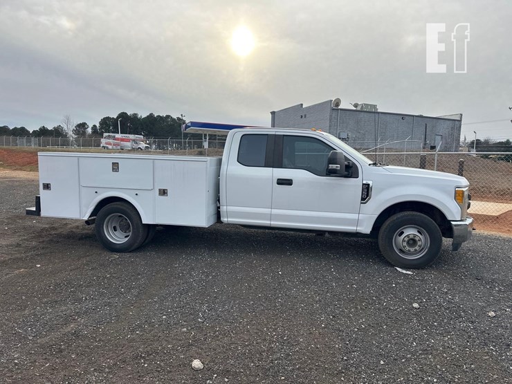 2017-ford-f350-xl-image-3