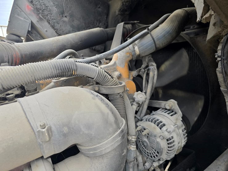 2003-peterbilt-320-image-80