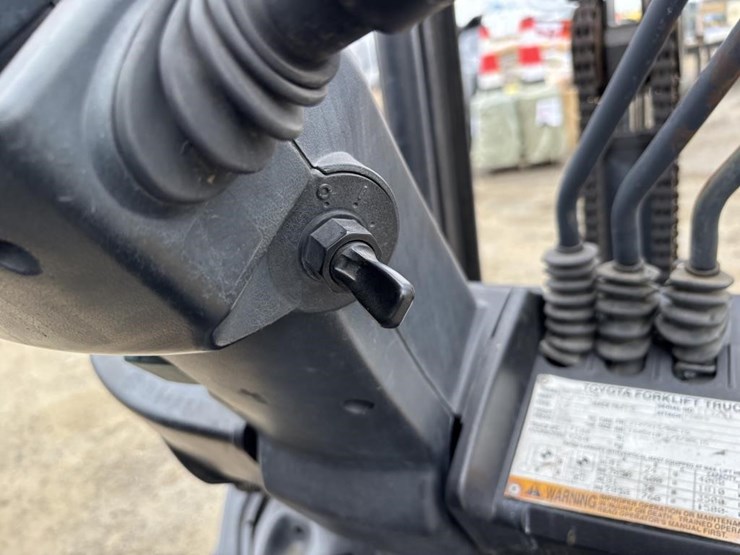 2007-toyota-8fgcu20-image-24