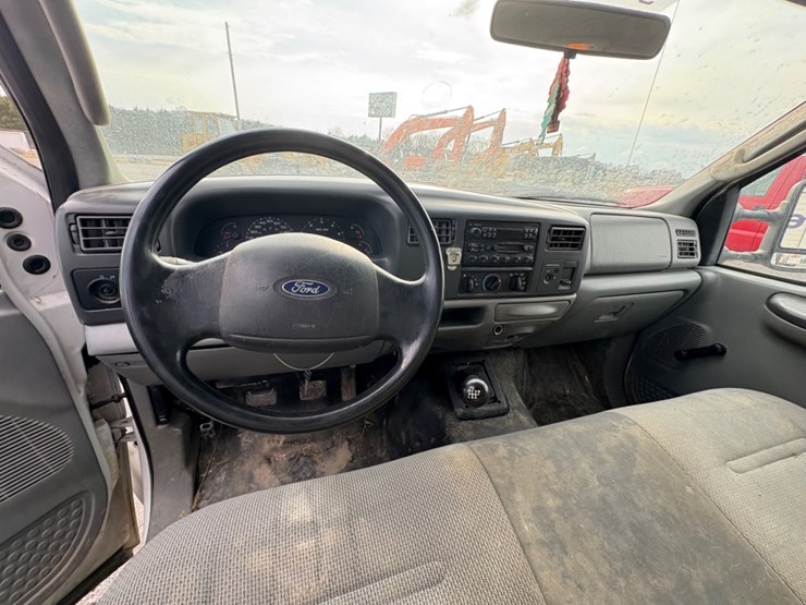 2004-ford-f350-xl-image-22