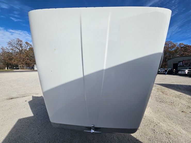 2009-peterbilt-365-image-57