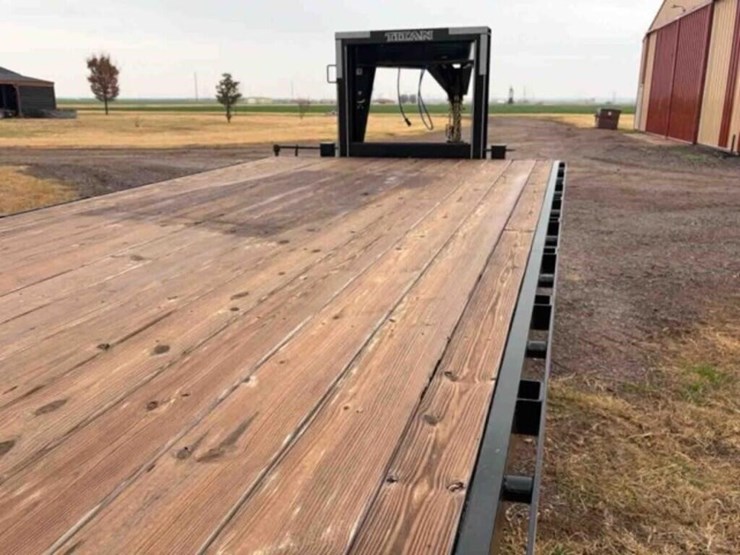 2022-titan-trailer-image-2