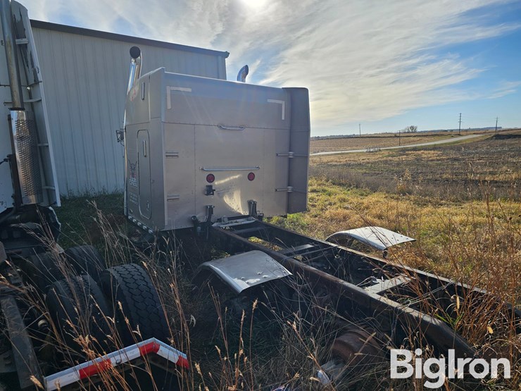 peterbilt-379-image-7