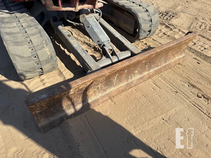 2020-takeuchi-tb260-image-17