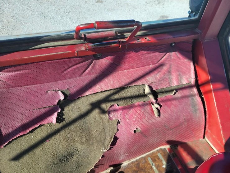 white-2-105-image-58