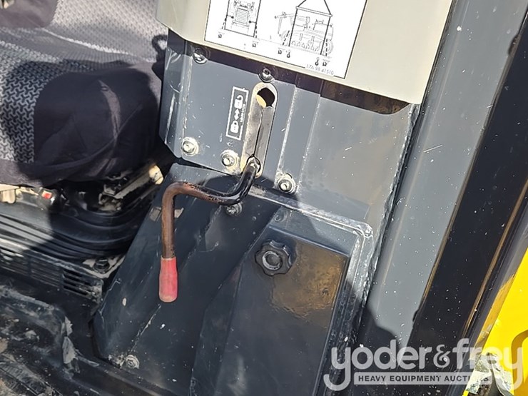 2018-komatsu-d61pxi-24-image-97