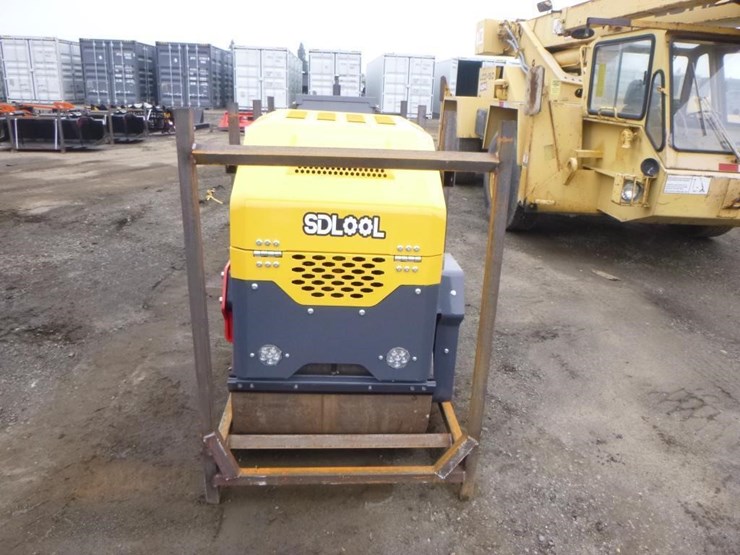 sdlool-sl1000-tandem-vibratory-roller-image-6