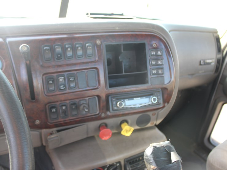 2007-mack-ch613-image-11