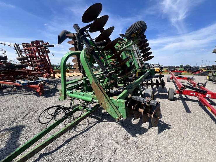 john-deere-24-image-1