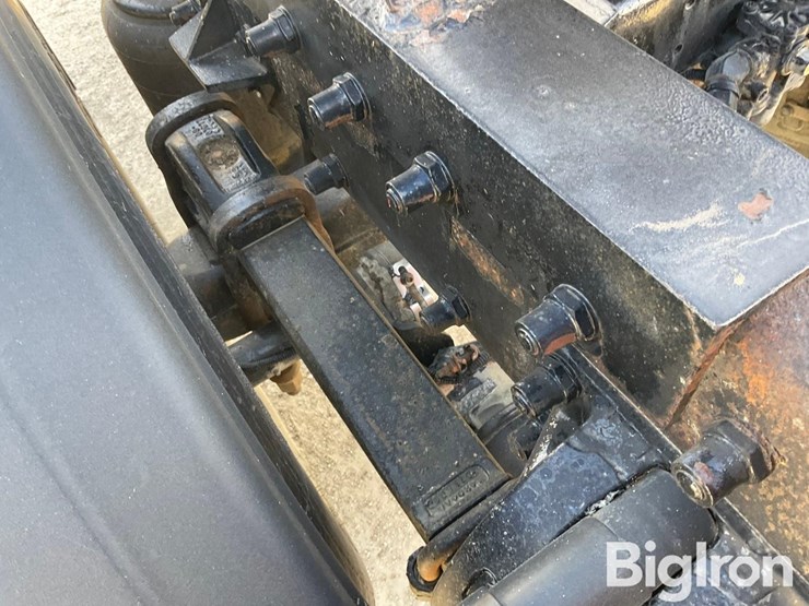 2004-peterbilt-330-image-20