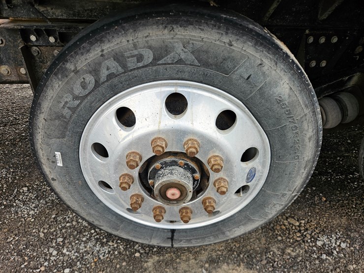 freightliner-columbia-120-image-91