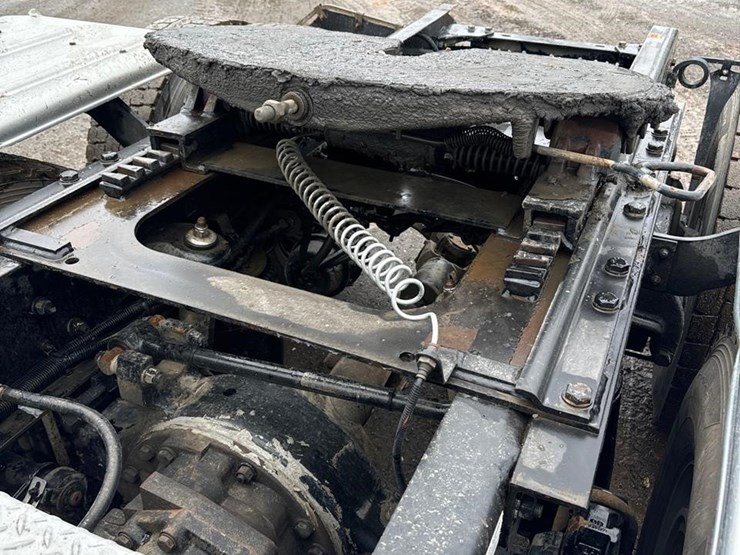 2015-kenworth-t880-image-13