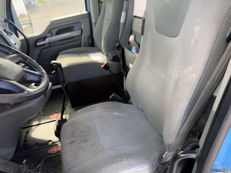 2016-kenworth-t880-image-28