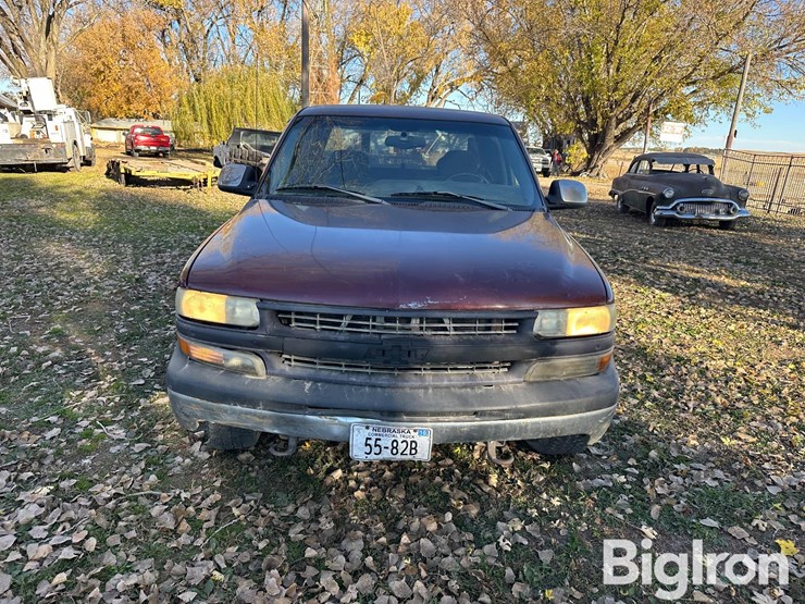 2002-chevrolet-silverado-1500-image-2