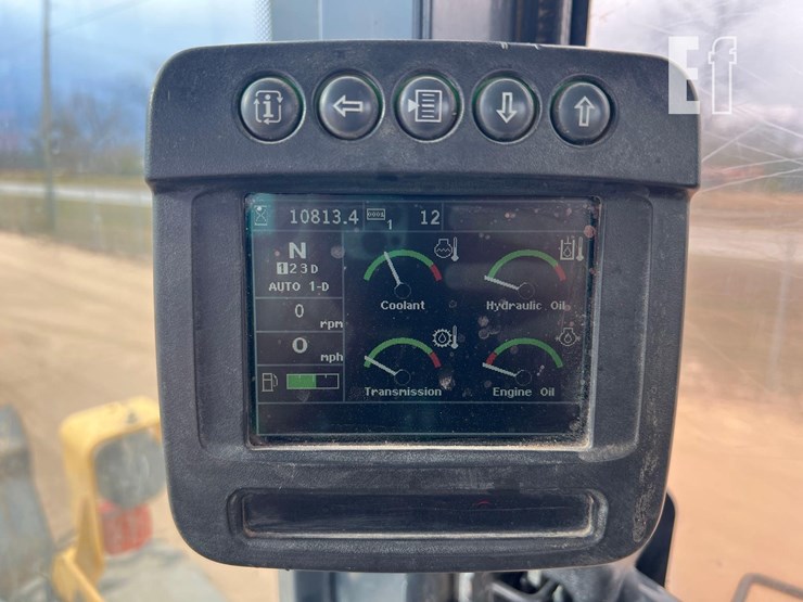 2011-deere-544k-image-32