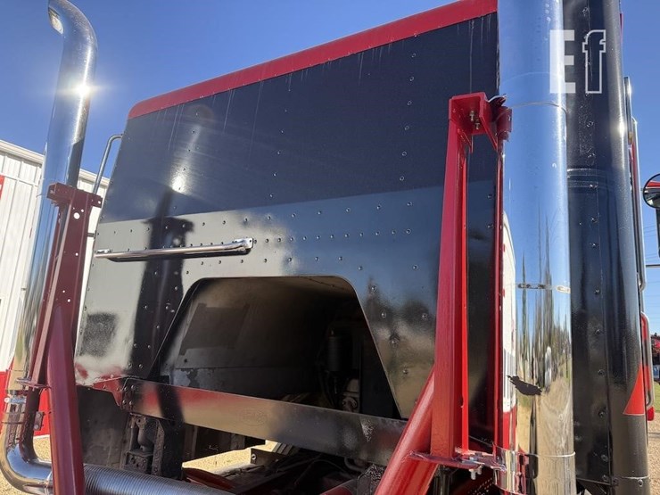 1985-peterbilt-362-image-18