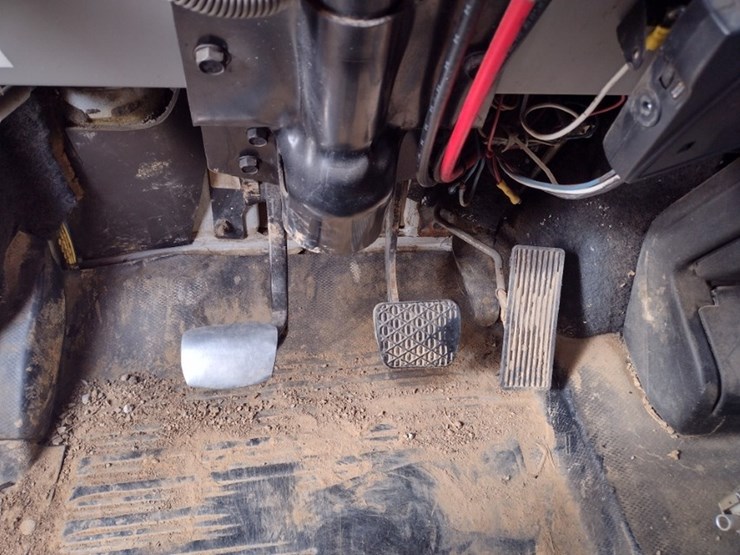 freightliner-fl70-image-9