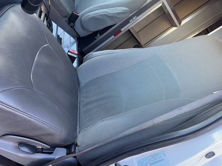 2006-ford-e450-image-19