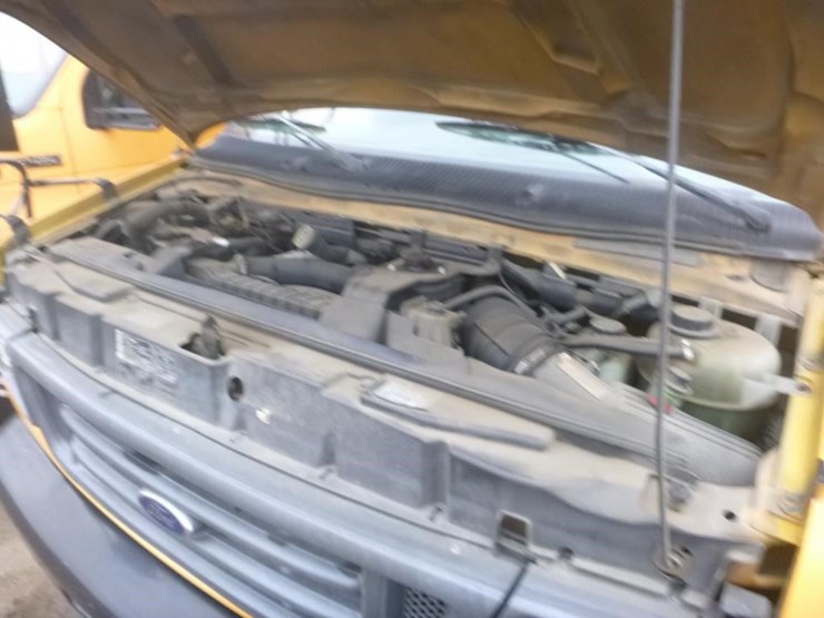 2004-ford-e450-image-15