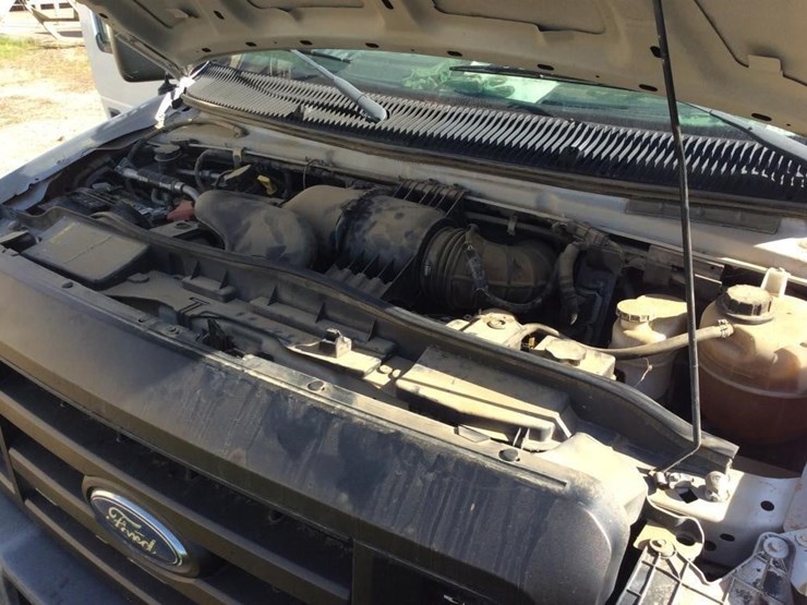 2009-ford-e350-image-11