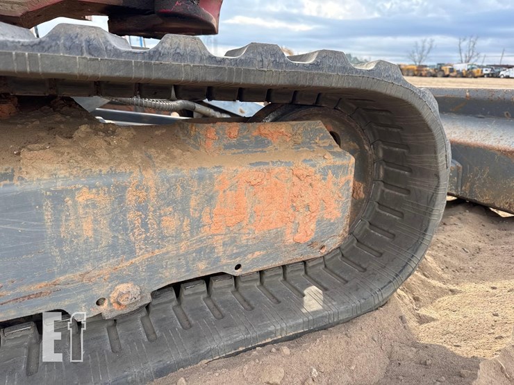 takeuchi-tb235-2-image-13