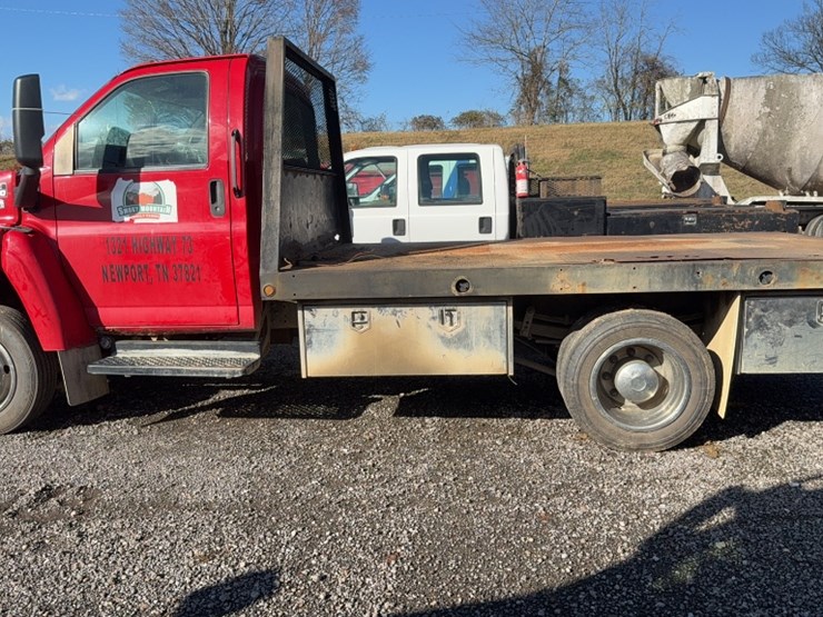 #2203-•-2005-gmc-c4500-truck-image-11