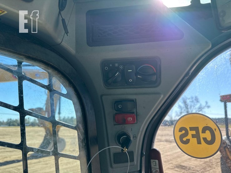 2022-caterpillar-299d3-image-25