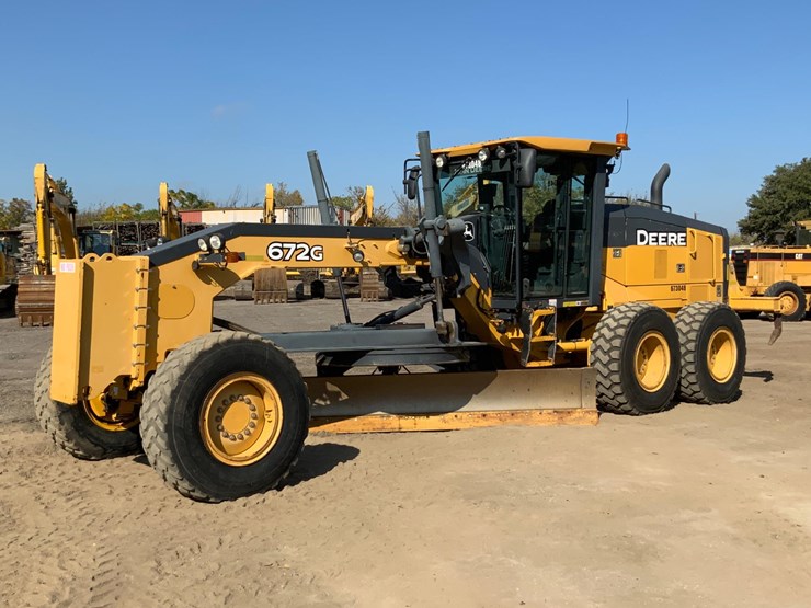 2015-deere-672g-image-1