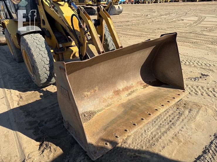 caterpillar-906-image-14