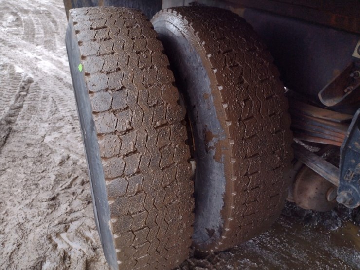 peterbilt-337-image-29