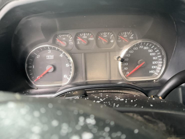 2016-chevrolet-2500hd-image-16