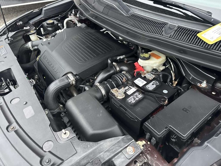 2016-ford-explorer-image-14