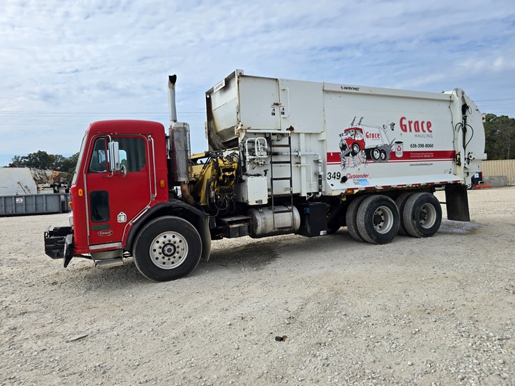 2003-peterbilt-320-image-6