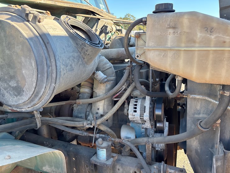 international-4700-image-17