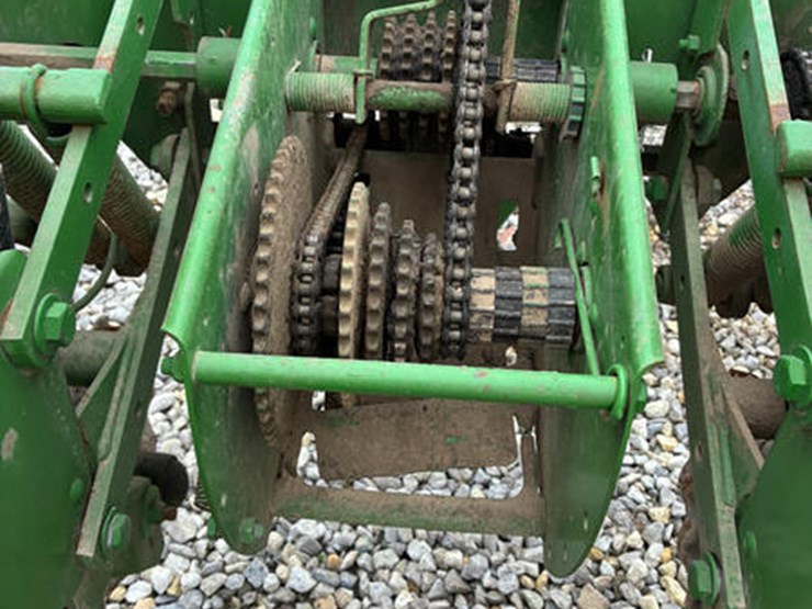 john-deere-7200-image-10